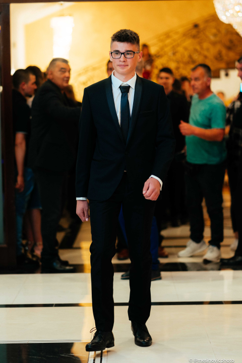 Zavirite na blještavi maturalni ples šibenske Industrijsko-obrtničke škole (2)