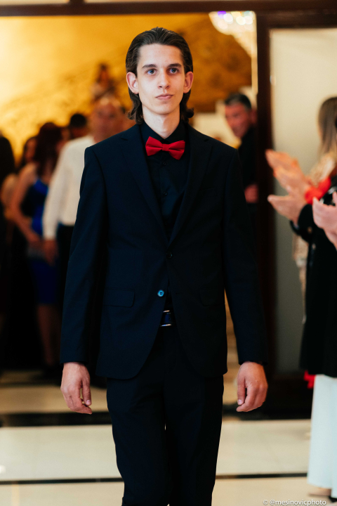 Zavirite na blještavi maturalni ples šibenske Industrijsko-obrtničke škole (2)