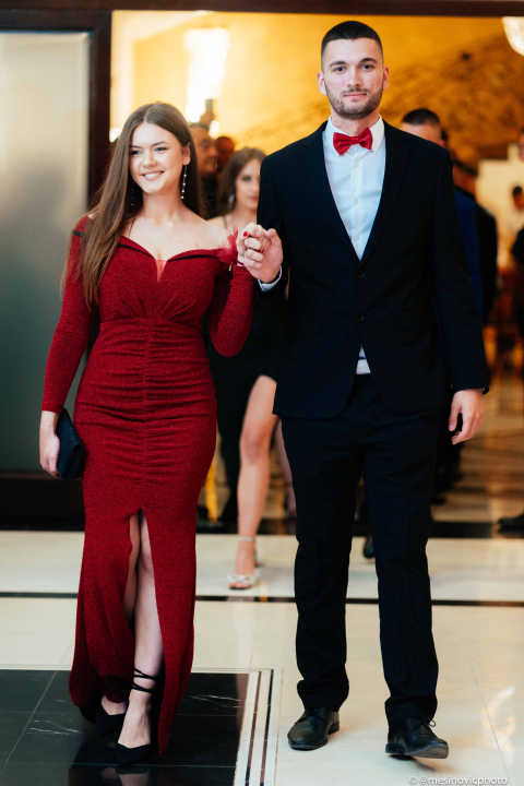 Zavirite na blještavi maturalni ples šibenske Industrijsko-obrtničke škole (1)