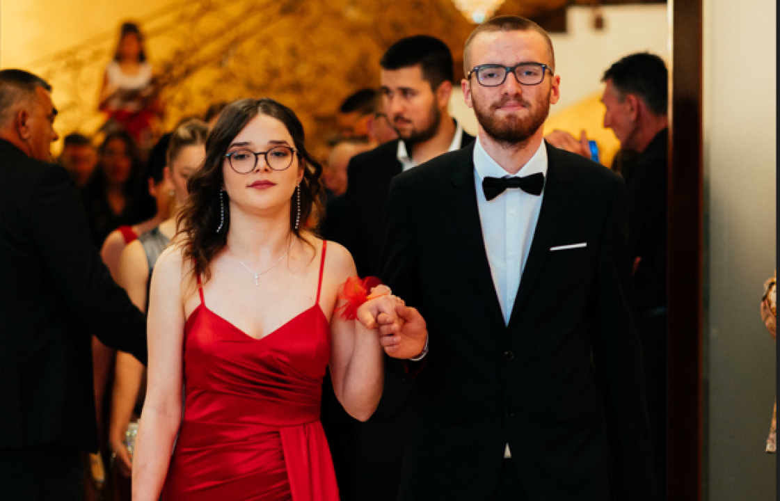 Zavirite na blještavi maturalni ples šibenske Industrijsko-obrtničke škole (1)