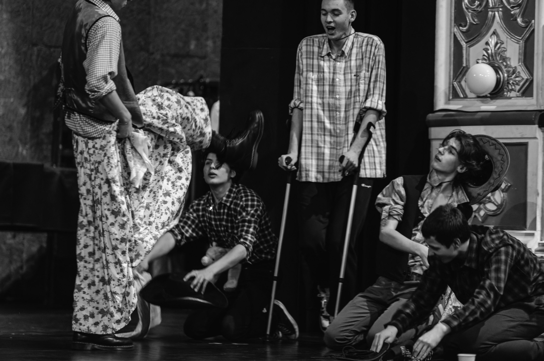 Dramski studio oduševio još jednom: Kauboji su do suza nasmijali rasprodano kazalište!