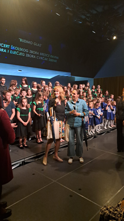 'Mali cvrčci' i njihovi gosti u Kući umjetnosti Arsen oduševili publiku koncertom 'Budimo glas' 