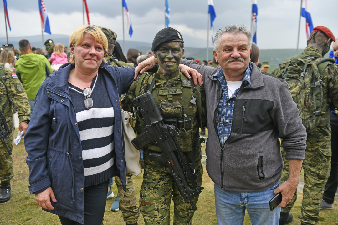  Svečanost na Kninskoj tvrđavi: Polaznicima obuke Središta za razvoj vođa uručene diplome 