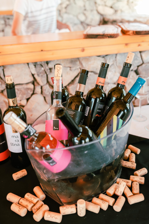 Vikend rezervirajte za turu po vinarijama i kušanje vrhunskih lokalnih vina!