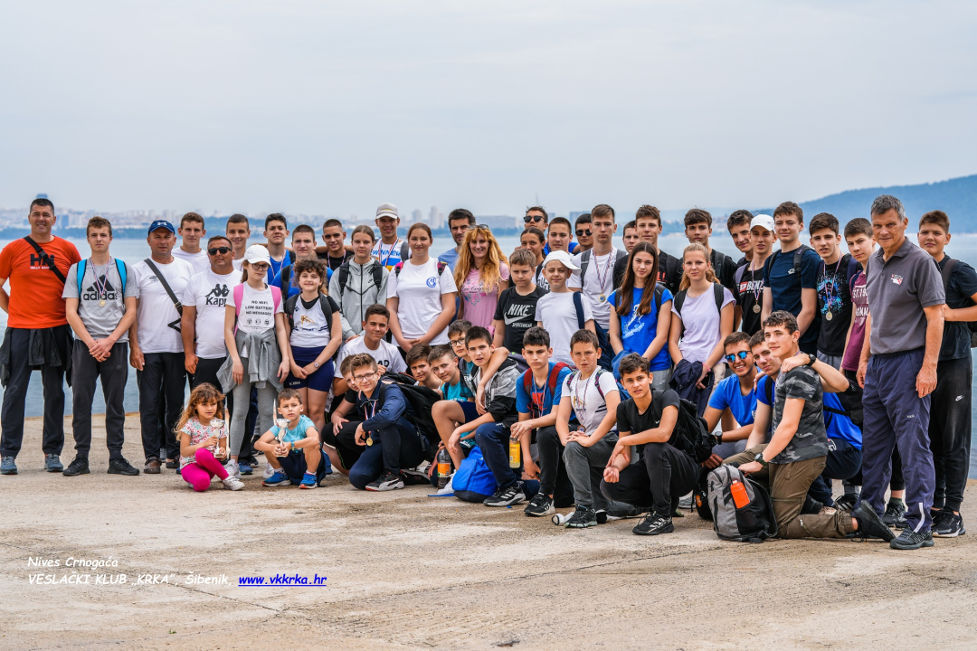 Članovi VK Krka s regate u Kaštelima se vratili s osam zlatnih, deset srebrnih i četiri brončane medalje 