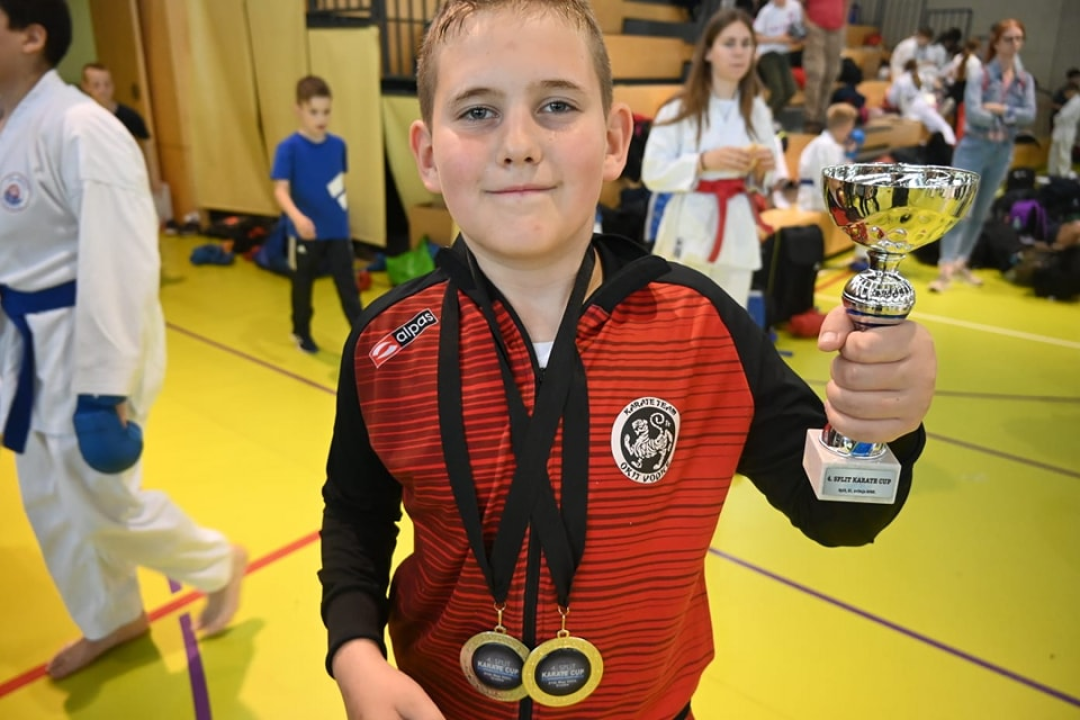 KK Okit opet najbolji: Iz Splita se vratili sa 42 medalje i peharom za najbolji klub turnira  