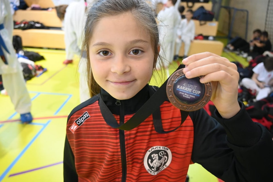 KK Okit opet najbolji: Iz Splita se vratili sa 42 medalje i peharom za najbolji klub turnira  