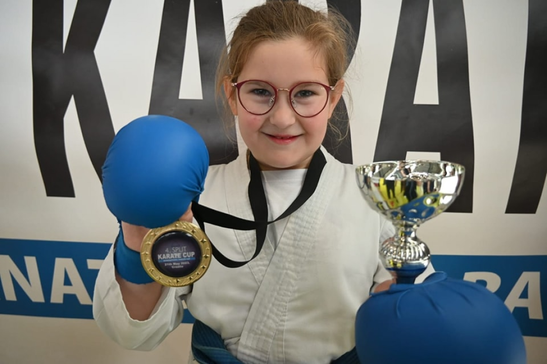 KK Okit opet najbolji: Iz Splita se vratili sa 42 medalje i peharom za najbolji klub turnira  