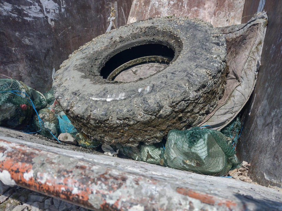 Ni na praznik nema odmora: Danas se skupljalo smeće u uvali Čapljina