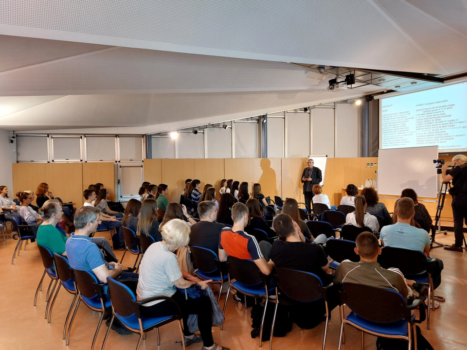 Pero Mioč u knjižnici pričao o izazovima prevođenja