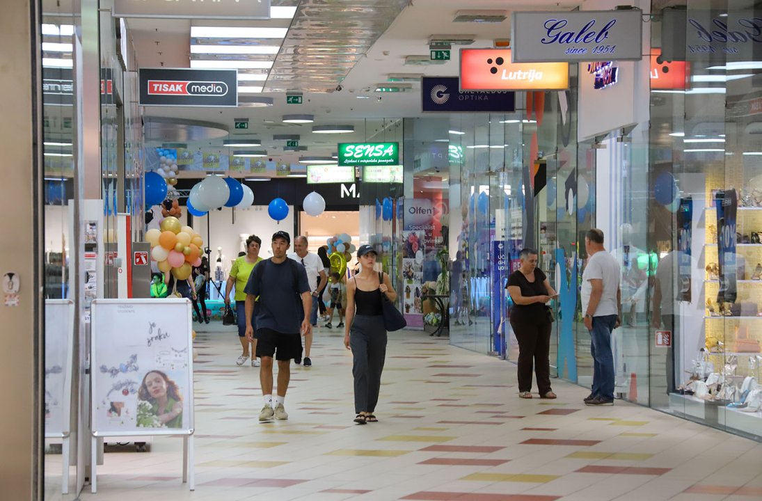 Ne propustite sjajne popuste Plavog utorka u Dalmare centru!