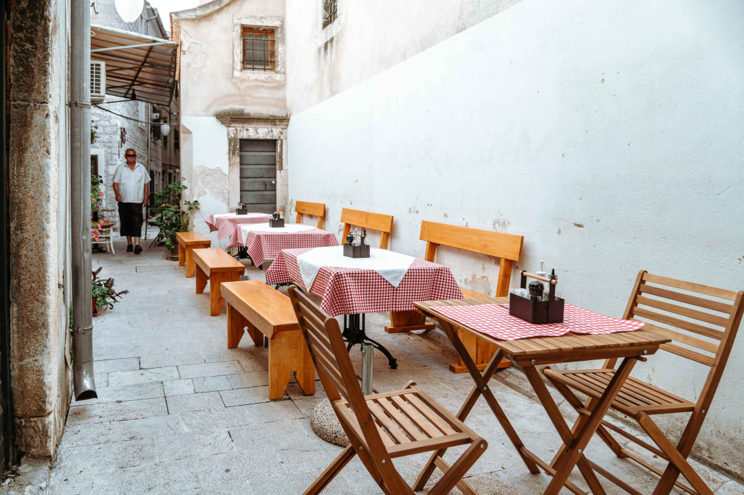 Marenda kakva je nekad bila, u hladu šibenskih kala uz mirise koji vraćaju u prošlost