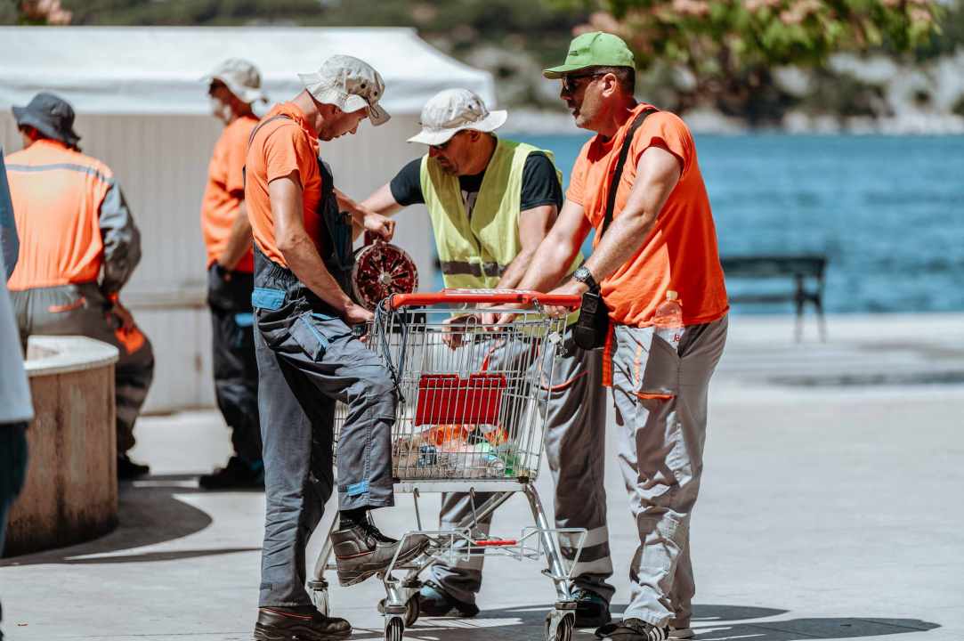 Radnici Cesta Šibenik i danas pred zgradom Županije: 'Neka župan dokaže da smo neučinkoviti!'