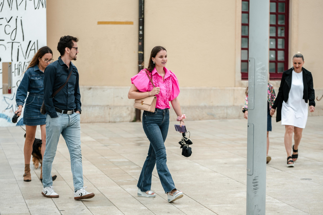 Lijepe Šibenčanke prošetale gradom i pokazale stylish kombinacije  