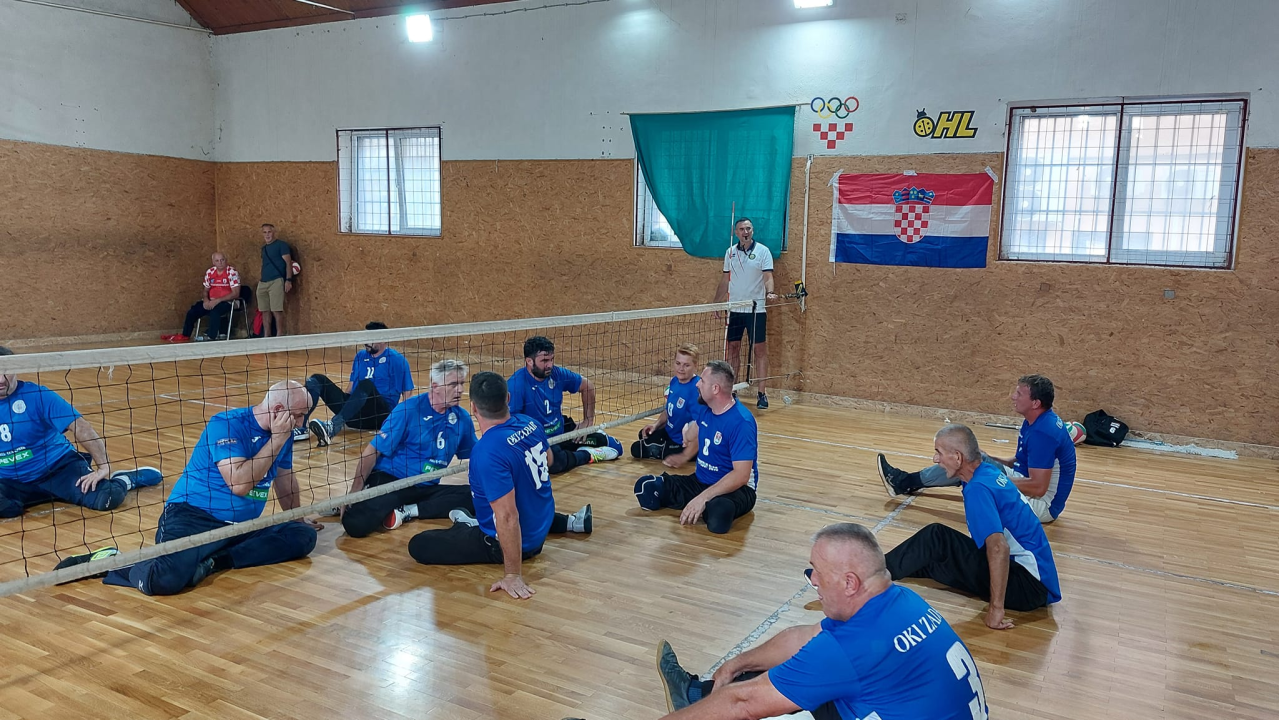 Klub sjedeće odbojke Knin 95 organizirao i osvojio turnir Oluja 95