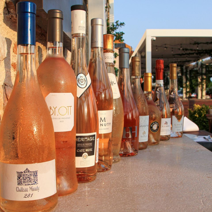 Uživajte u vrhunskoj vinskoj kapljici na 'Rose Flavor Fusionu' u Bute!  