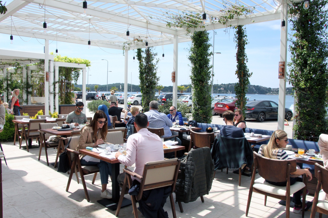 Uživajte u vrhunskoj vinskoj kapljici na 'Rose Flavor Fusionu' u Bute!  