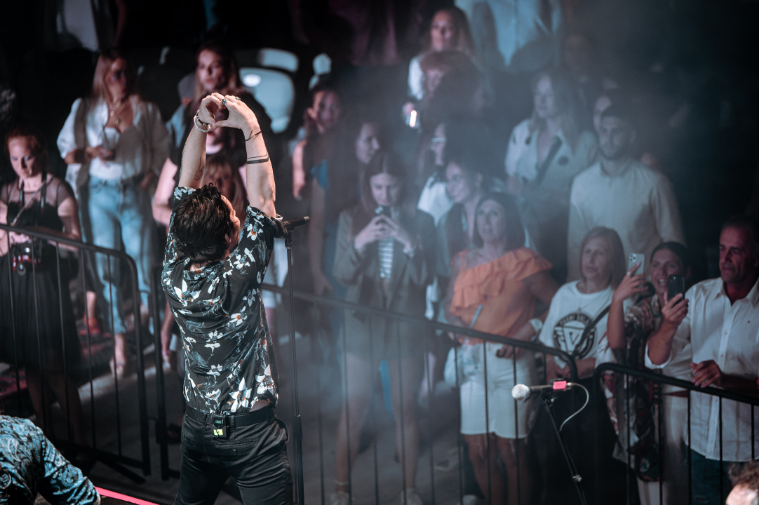 Parni Valjak raspjevao i rasplesao publiku na tvrđavi