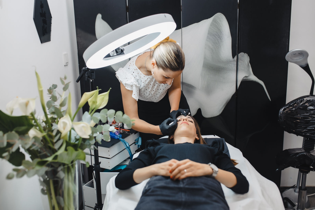 Iskoristite odlične popuste na trajnu šminku kod Jelene Radak!