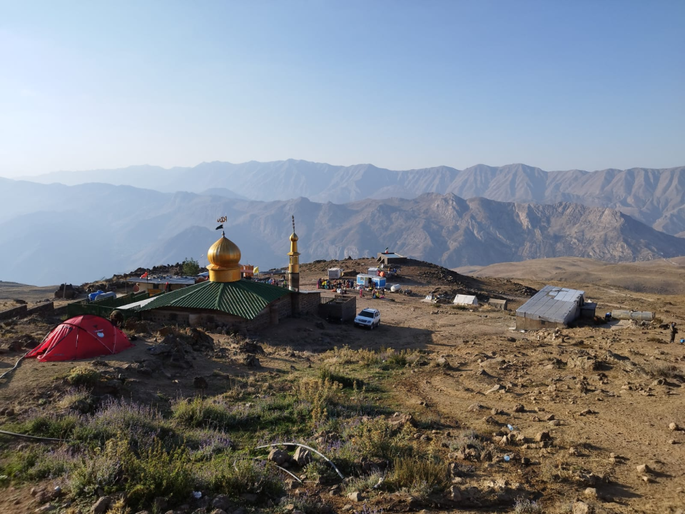 Petnaest planinara iz Šibenika krenulo u osvajanje najvećeg vrha u Iranu: Njih devetero je uspjelo!