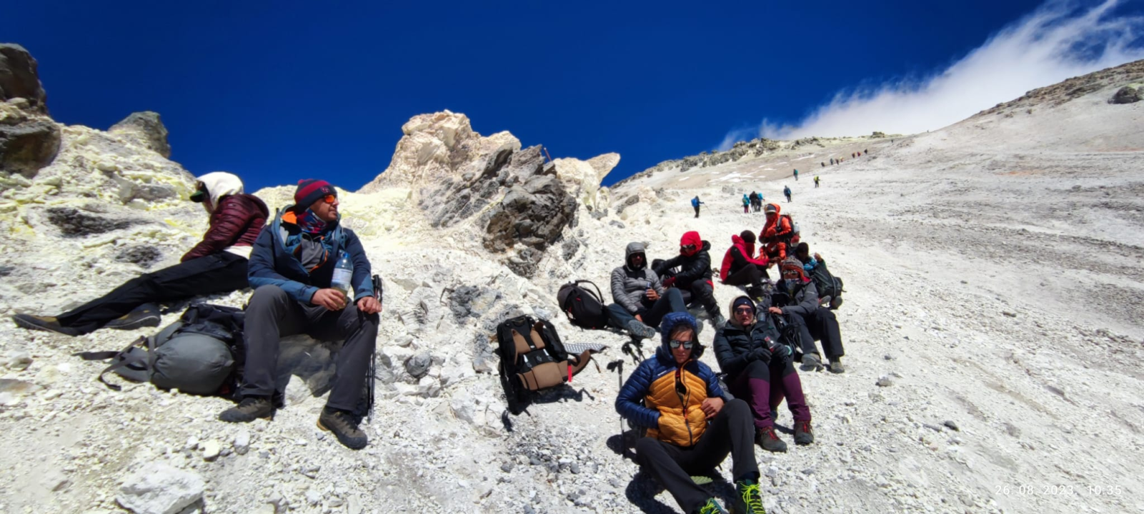 Petnaest planinara iz Šibenika krenulo u osvajanje najvećeg vrha u Iranu: Njih devetero je uspjelo!