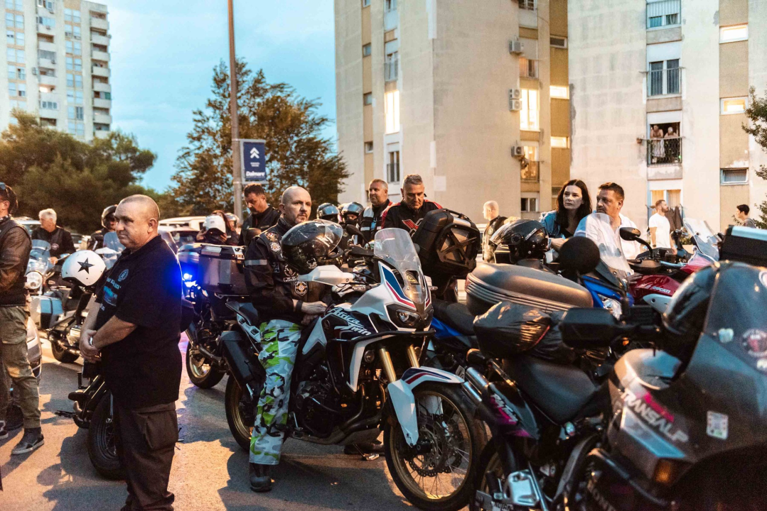 Unatoč prolomu oblaka, grmljavini i pljusku, Šibenčani pokazali koliko im znači Rujanski rat 