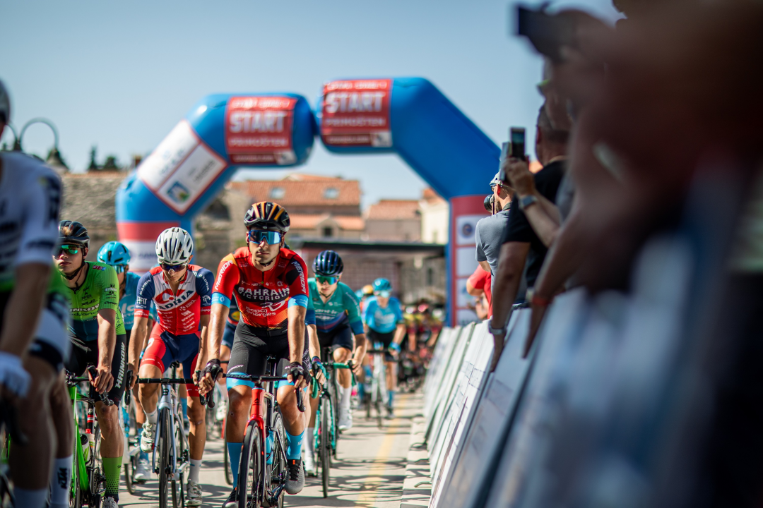 Elia Viviani pobjednik je prve etape CRO Racea 2023. 