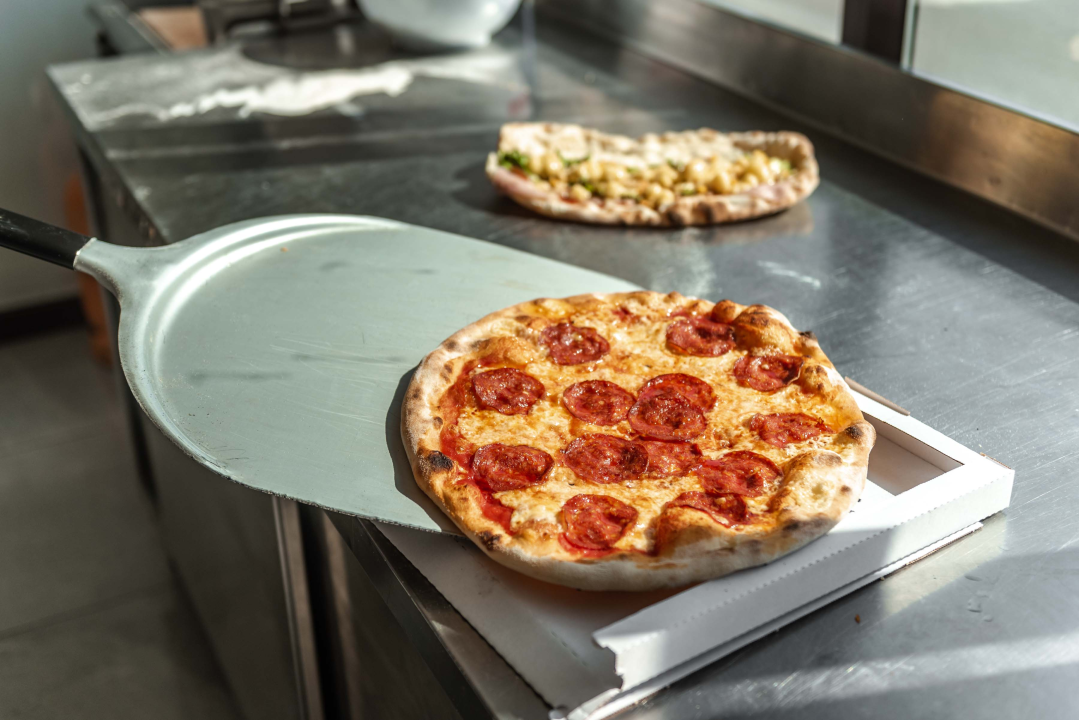 Naručite slasne pizze i sendviče Food Studija po najpovoljnijim cijenama! 