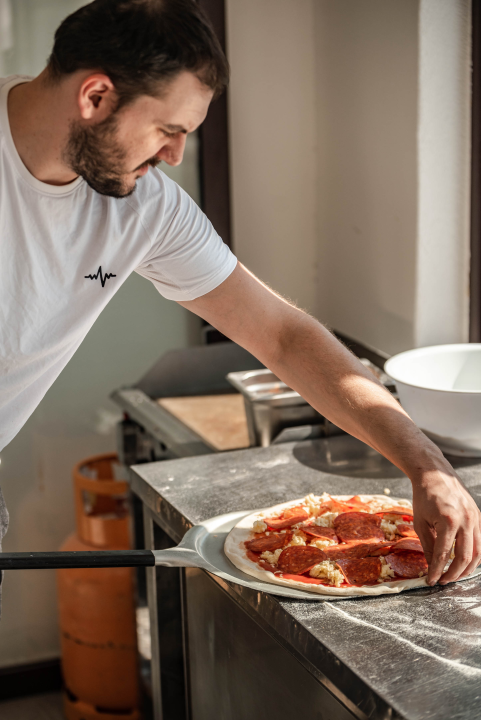 Naručite slasne pizze i sendviče Food Studija po najpovoljnijim cijenama! 