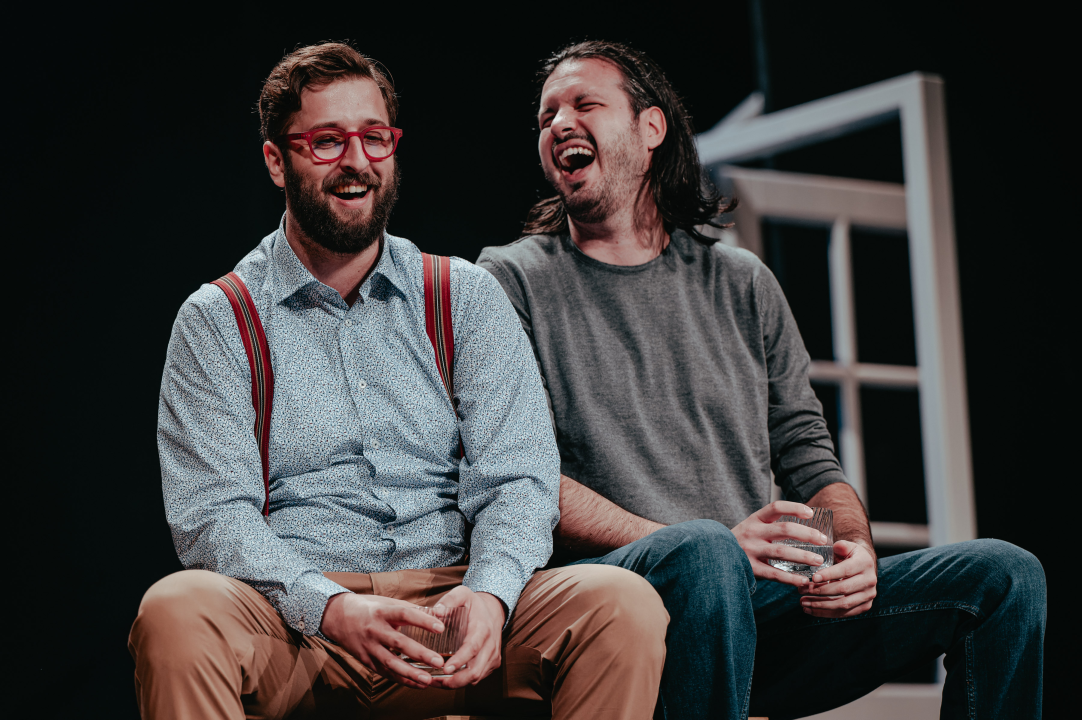 Dođi gola na večeru: Nova predstava šibenskog kazališta humorom šamara gledatelje!