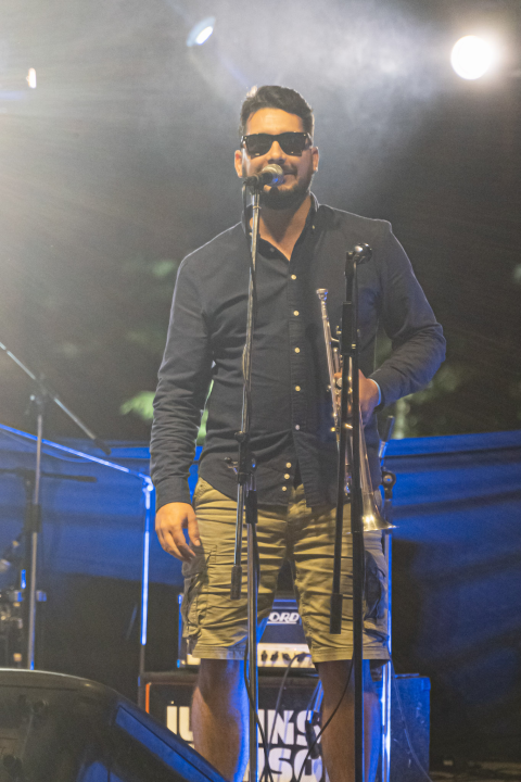 Dino Jelusić zatvorio ‘Bablje ljeto’ u Šibeniku, pogledajte atmosferu s koncerta