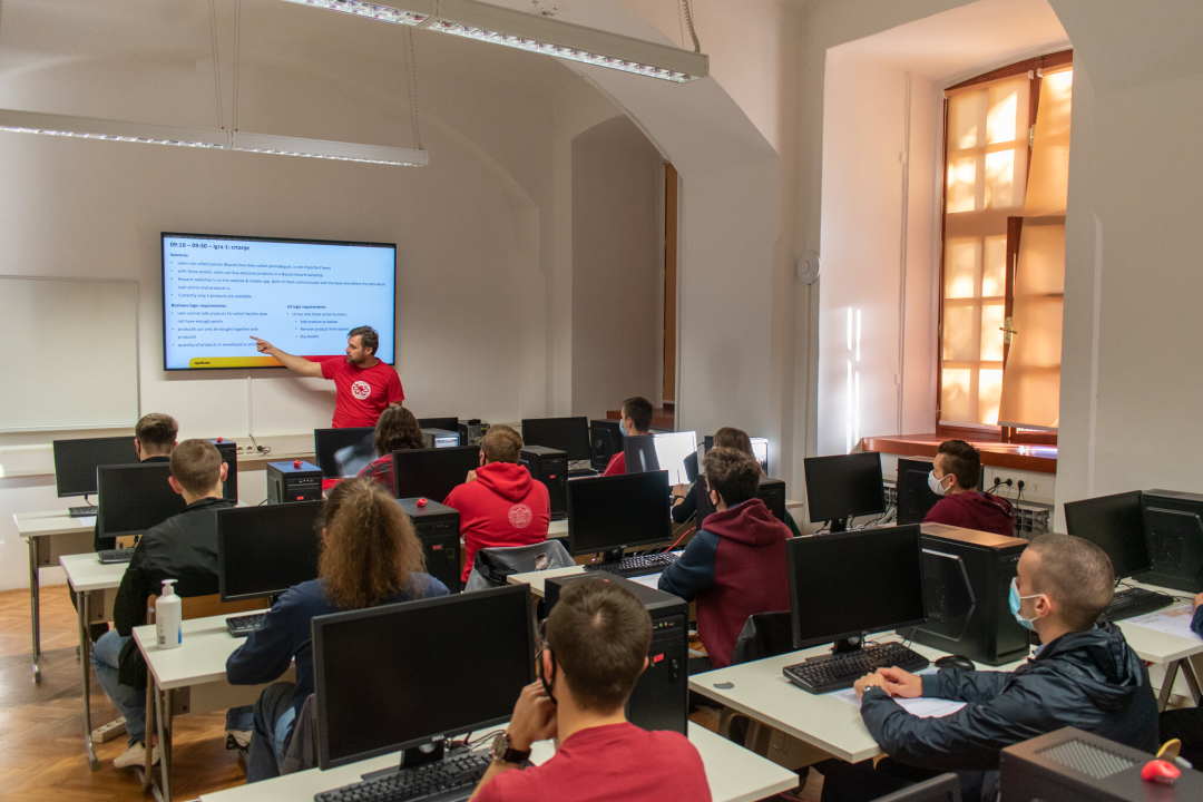 Koji je ključ za karijerni napredak u dinamičnom IKT sektoru?