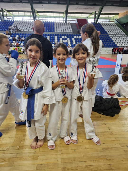 Vodički karataši na međunarodnom turniru osvojili 35 medalja