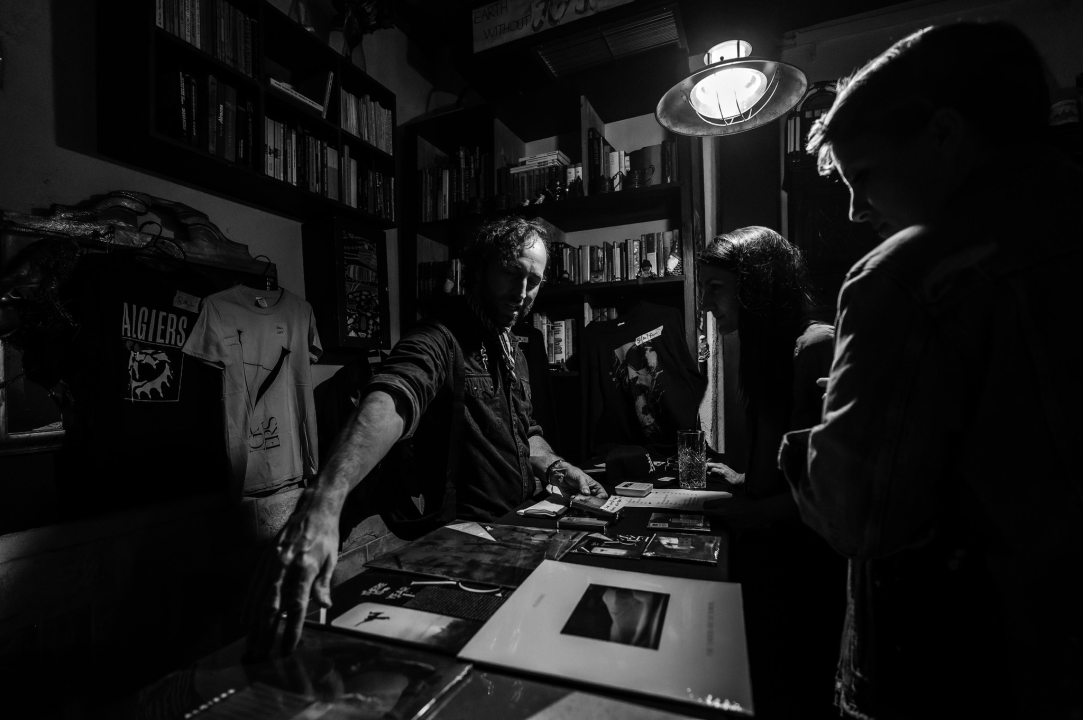 Post pankeri 'Algiers' energičnim koncertom 'shookirali' sinoć publiku u Šibeniku 