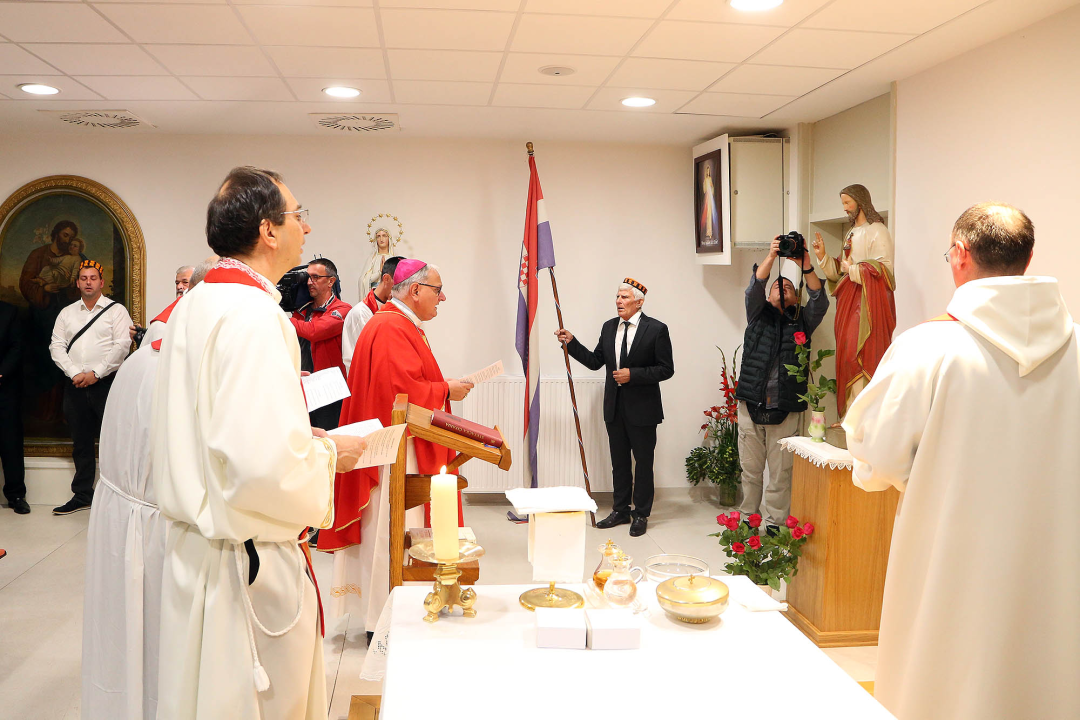 U bolničku kapelu u Šibeniku vraćen kip Presvetog srca Isusova