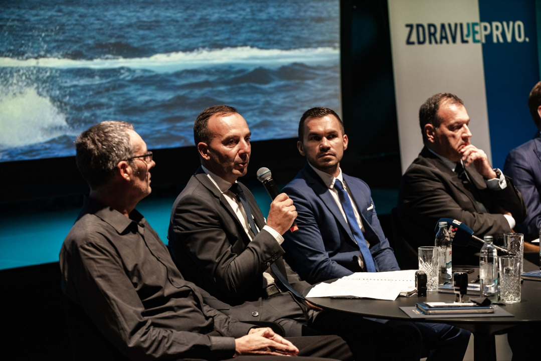 Šibenik dobio brodicu za hitnu pomoć koja plovi i u najekstremnijim vremenskim uvjetima