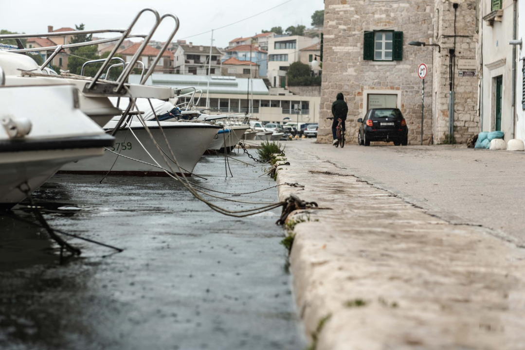 Kiša, jugo, plima: Dio Doca opet pod morem