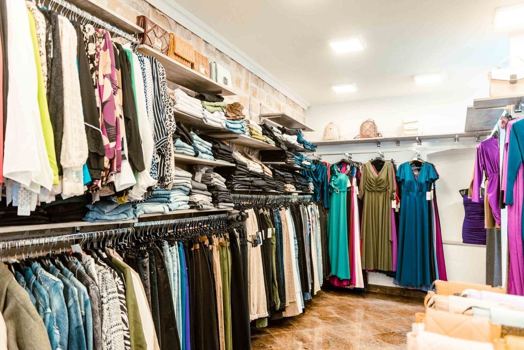 Obnovite svoju jesensku garderobu novim trendi komadima Butika Cecily! 