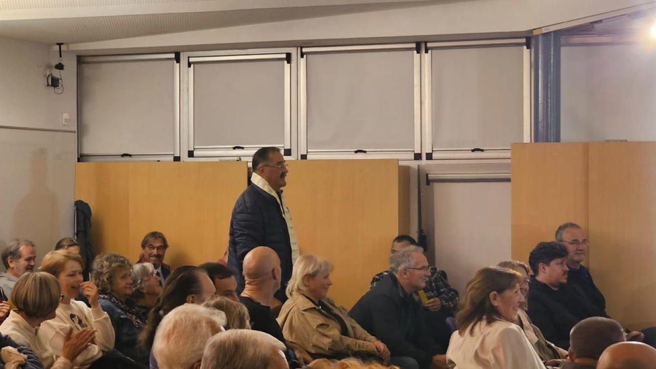 Okupili se stanari Starog grada: Osim parkinga i kamera, problem su im štekati i pjevačica koja u kući ima probe