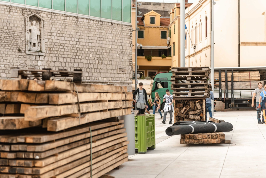 Postavlja se klizalište na šibenskoj Poljani, uskoro otvorenje 
