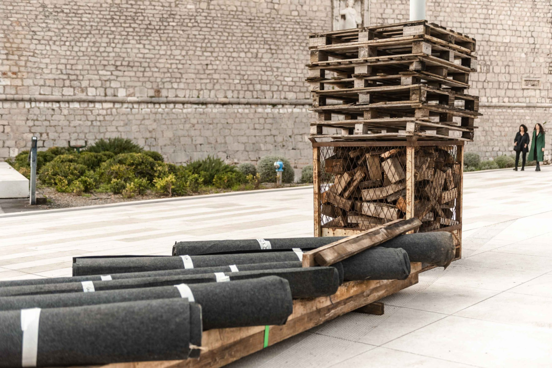 Postavlja se klizalište na šibenskoj Poljani, uskoro otvorenje 