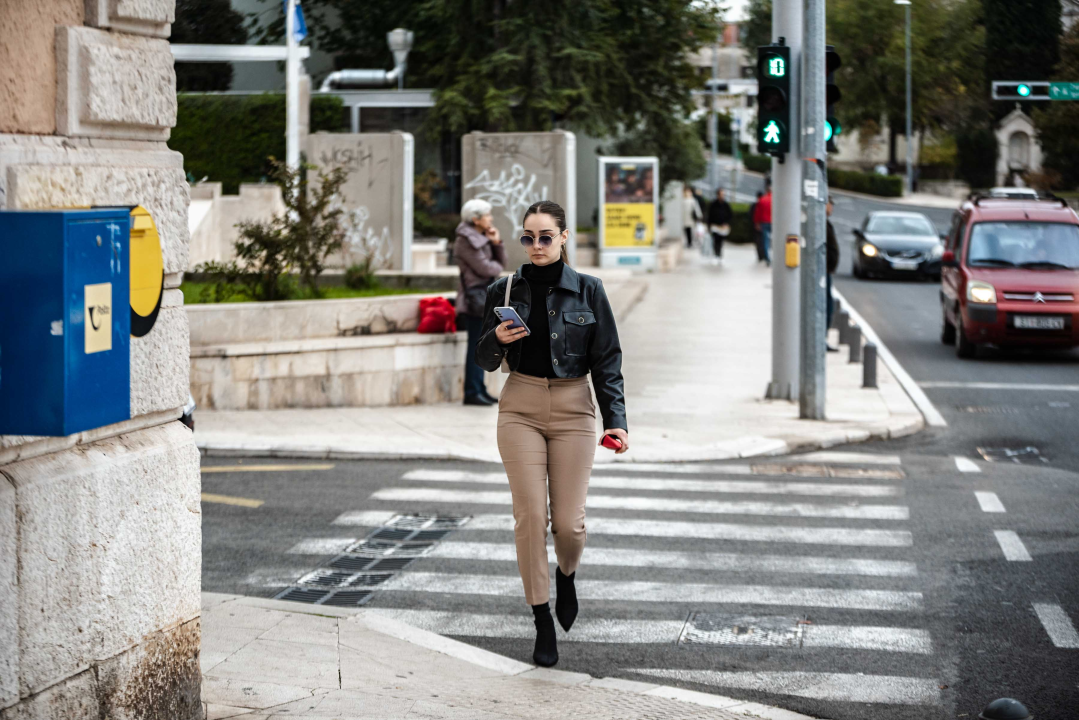 Ove trendi dame ponudit će vam pregršt outfit ideja za nadolazeće dane