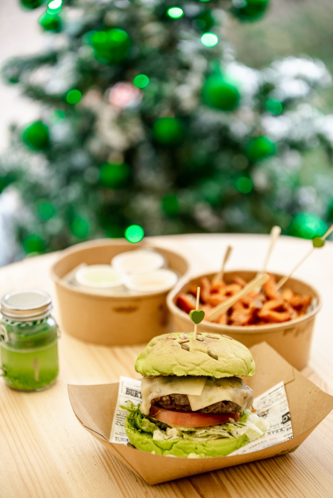 Soparnik, sarme, gulaš, burgeri, kobasice: Provjerili smo gastro ponudu na Adventuri i odlična je