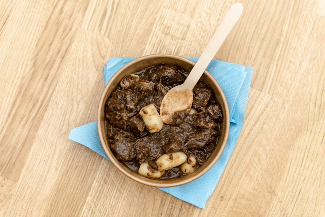 Soparnik, sarme, gulaš, burgeri, kobasice: Provjerili smo gastro ponudu na Adventuri i odlična je