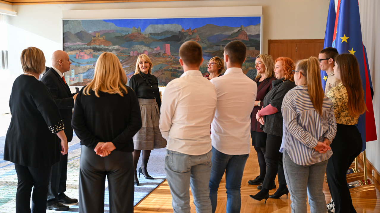 Učenici Medicinske škole na Pantovčaku kod predsjednika Milanovića