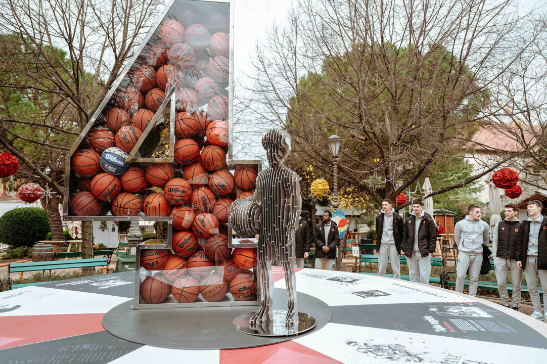 Umjetnička instalacija u spomen na Dražena Petrovića svečano otkrivena u đardinu