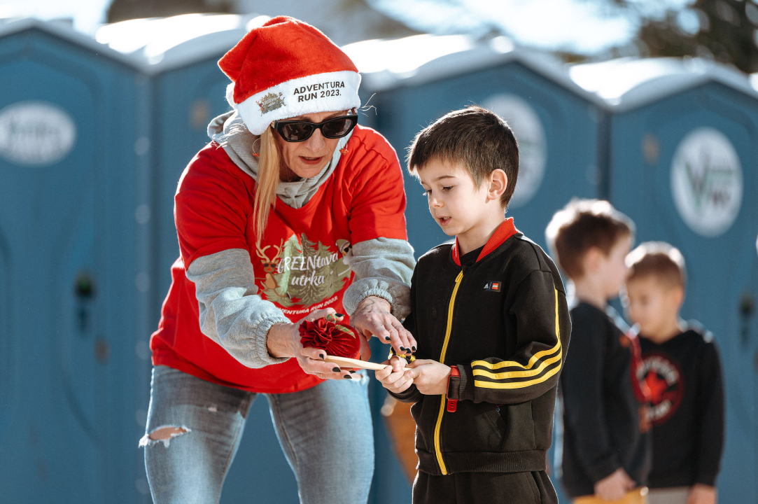 Na Outdoor Adventurici sport, zabavne igre i zanimljivi zadaci