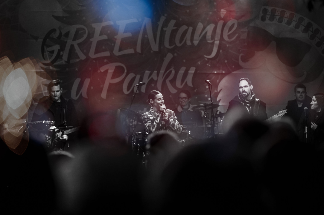 Mlada glazbenica Nika Turković napravila dobru atmosferu u Parkiću  