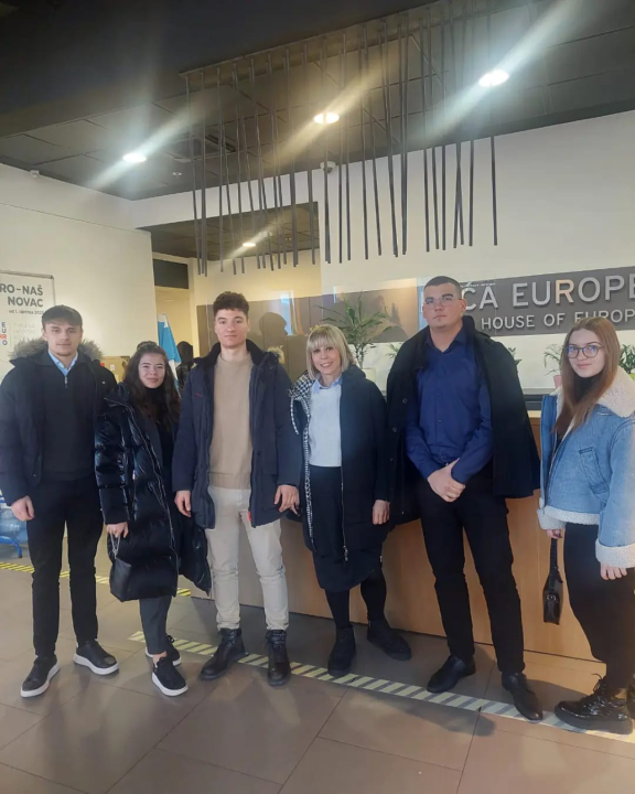 Šibenski gimnazijalci sudjelovali u raspravama u Kući Europe