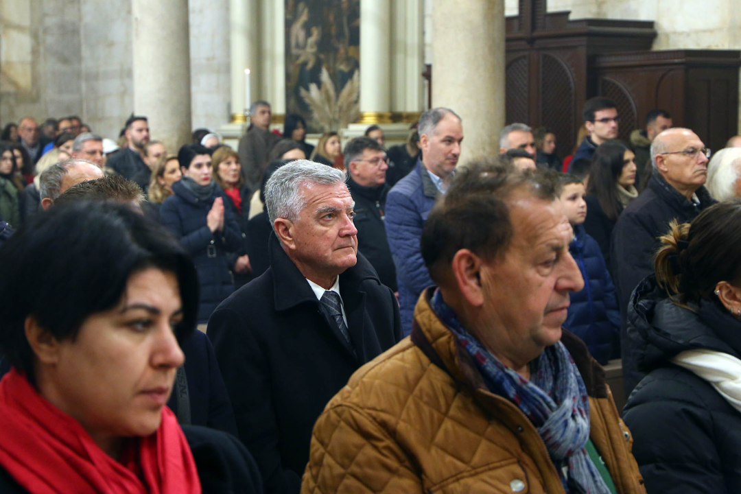 Biskup Rogić predvodio polnoćku u katedrali: 'Treba se odazvati glasu savjesti'